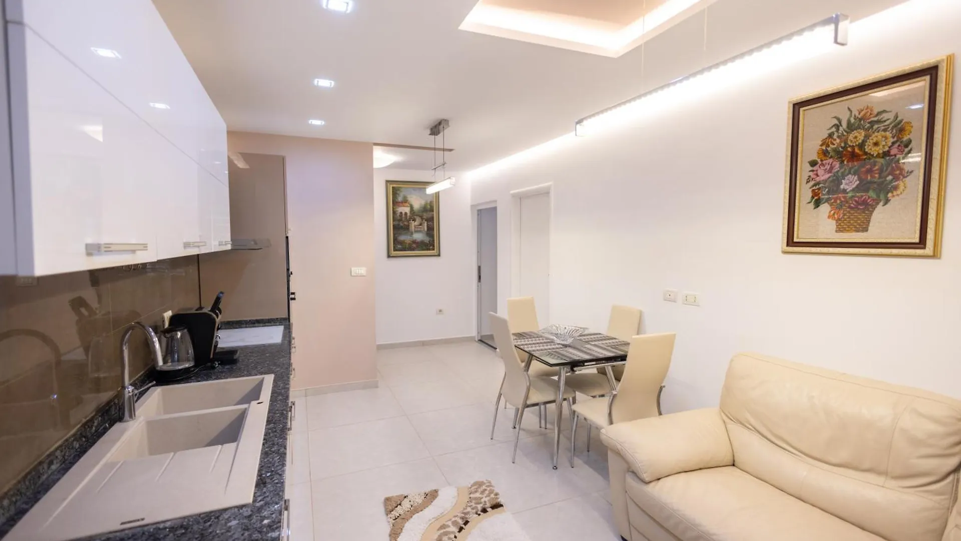 Apartment Kler-Elegant Stay Ali Demi Tirana
