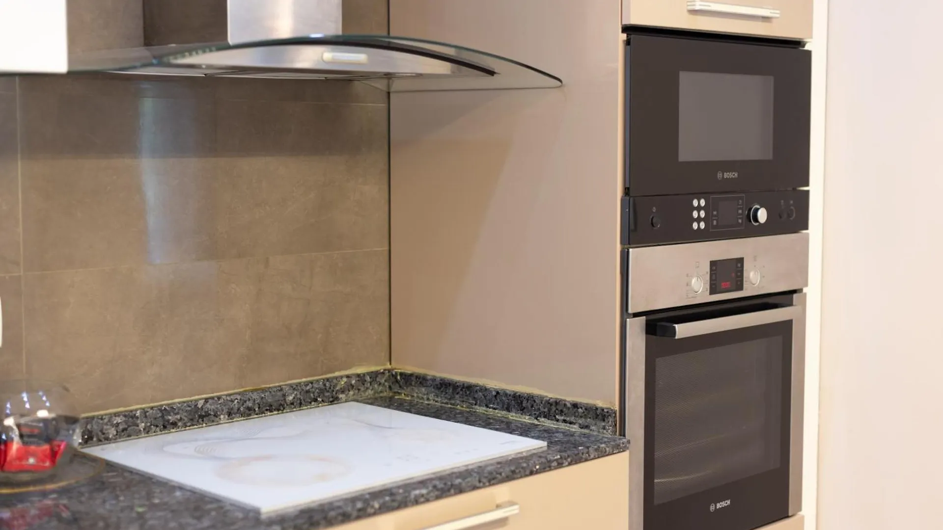 Apartment Kler-Elegant Stay Ali Demi Tirana 0*,  Albania