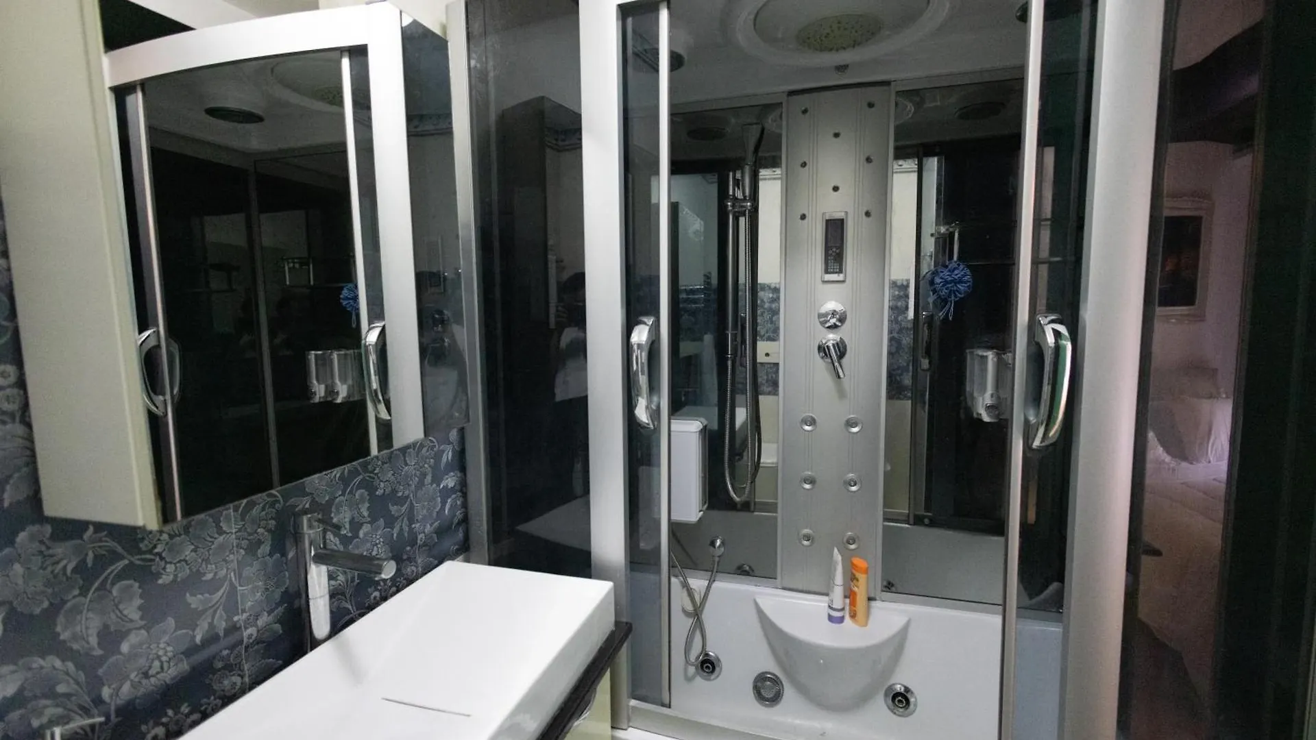 Apartment Kler-Elegant Stay Ali Demi Tirana Albania